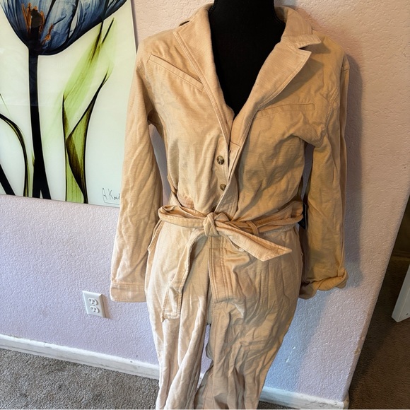 New jumpsuit size medium - Picture 2 of 6